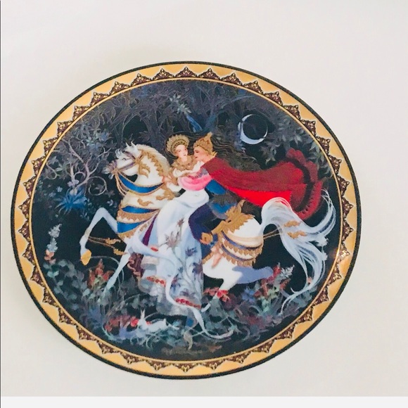 New Signed Plate Royal Kingdom Thailand 22k gold